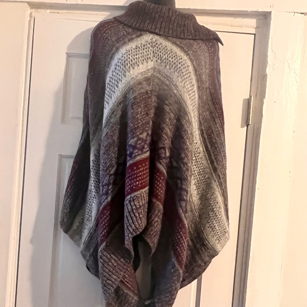 Beautiful Poncho worn once. XL perfect condition